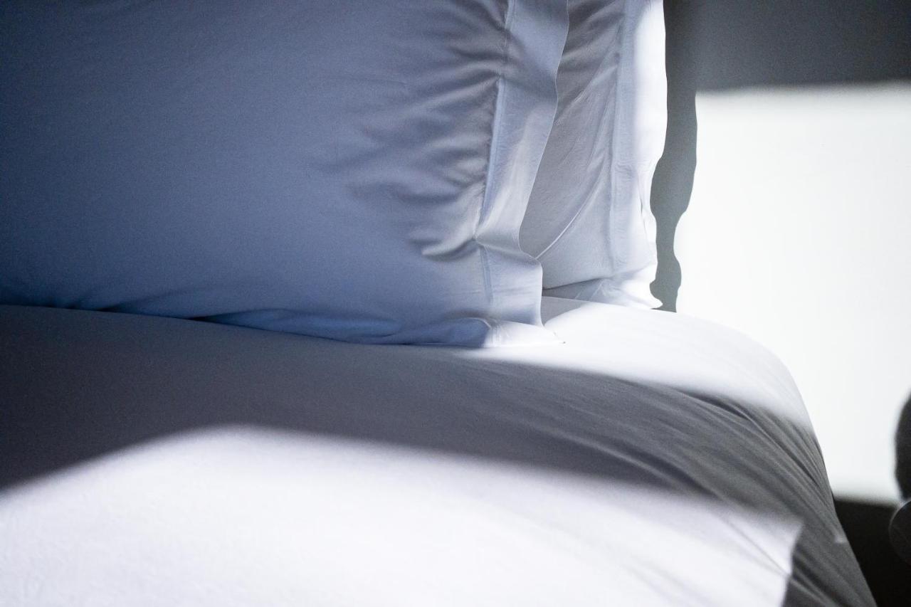 A House In Estoril - Adults Only Hotel Exterior photo A bed