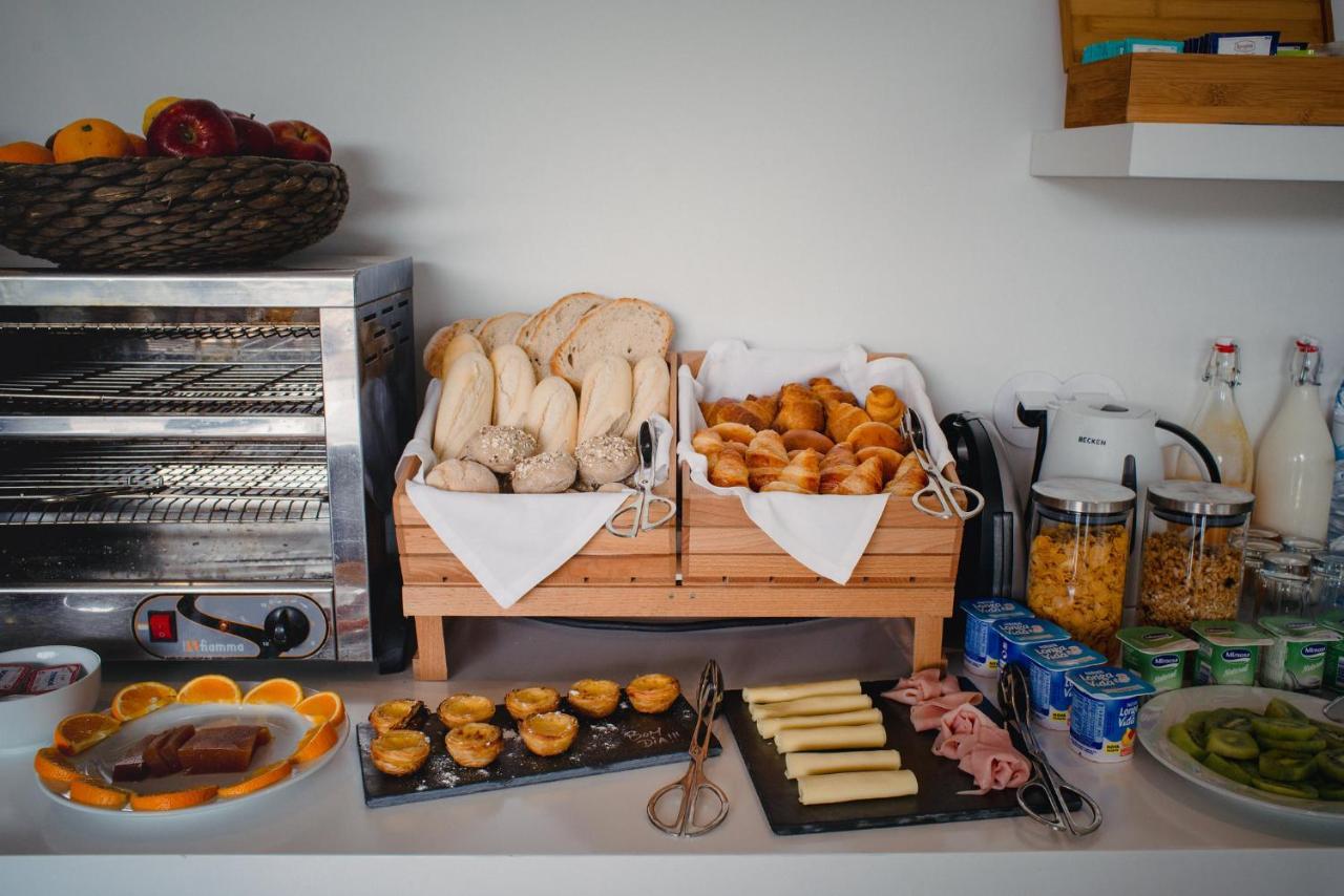 A House In Estoril - Adults Only Hotel Exterior photo A breakfast buffet